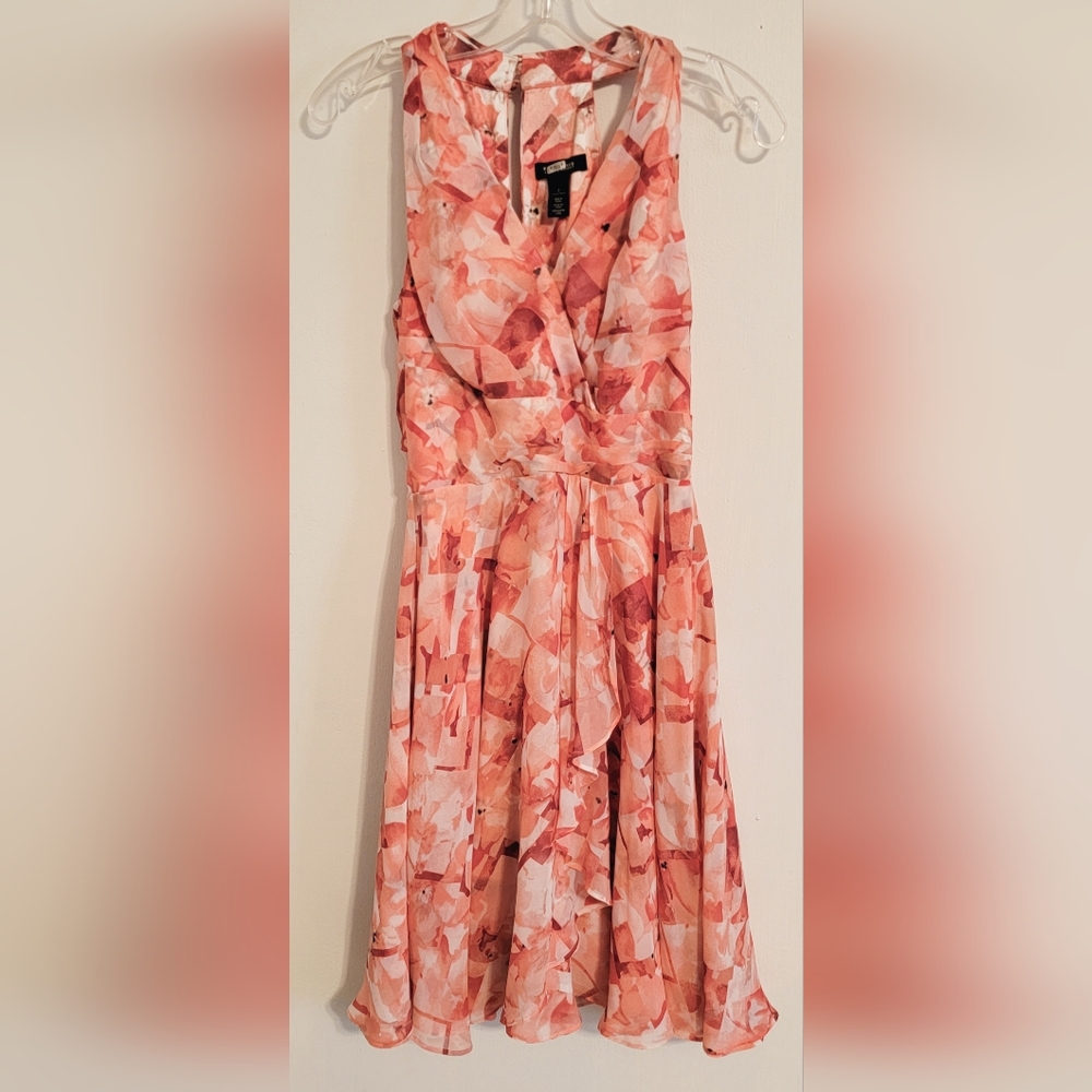 Beautiful WHBM Coral Chiffon Style Dress Size 2. In Excellent condition!